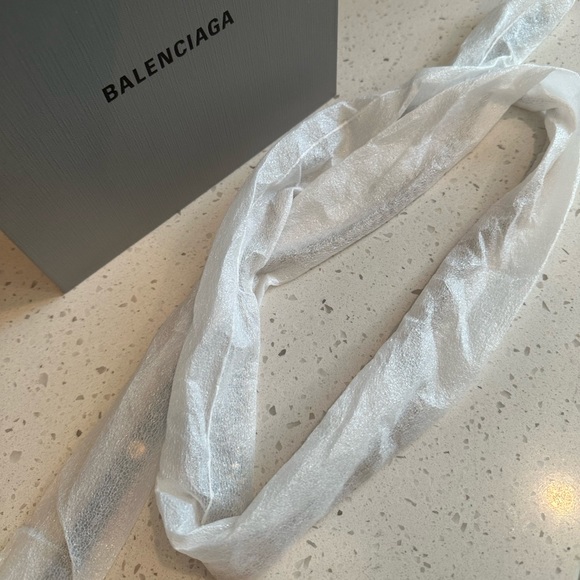 Balenciaga Hourglass Shiny Mock-Croc Black Chain Wallet - Picture 15 of 16